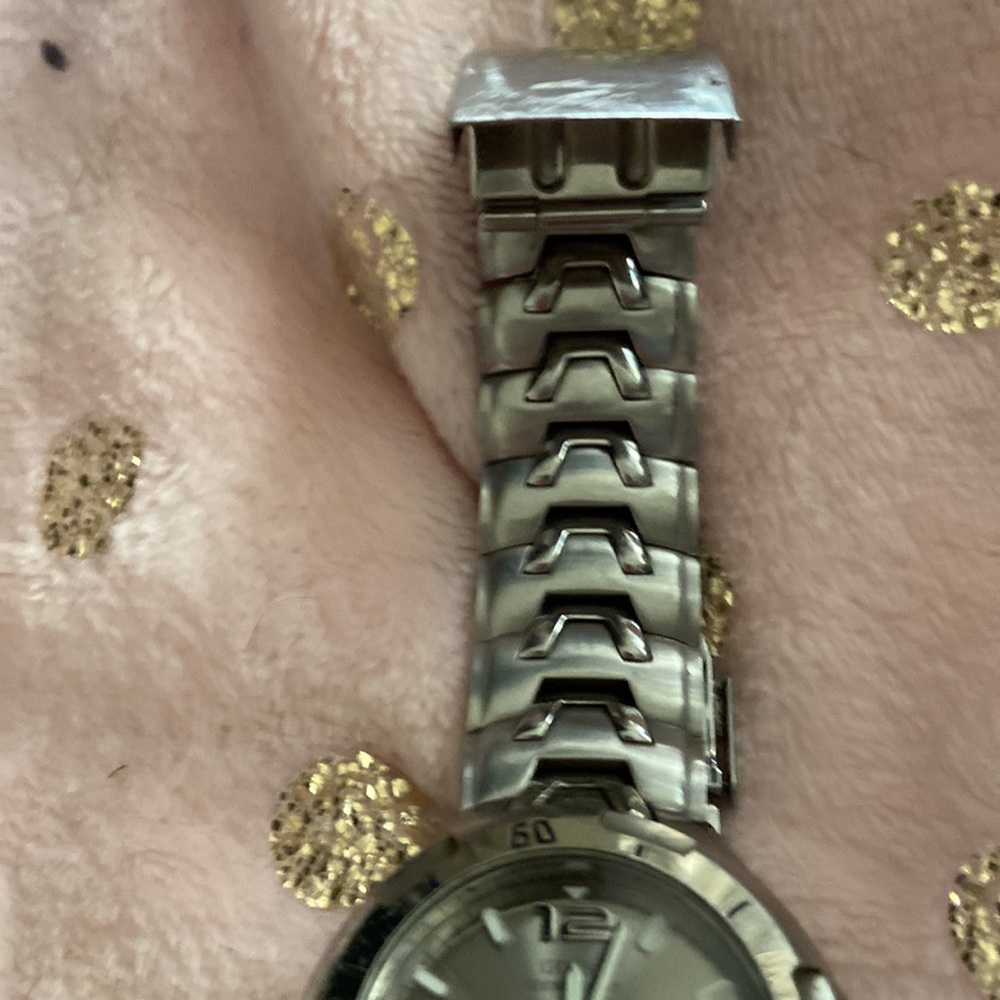 🤍🤍 Men’s guess watch - Picture 8 of 8